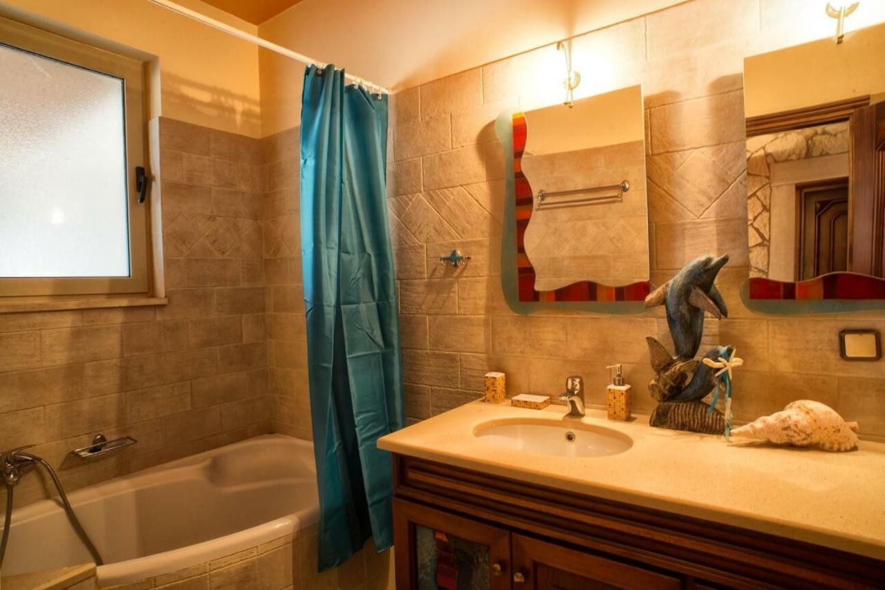 Petrinolis Retreat Apartment Sitia  Bagian luar foto