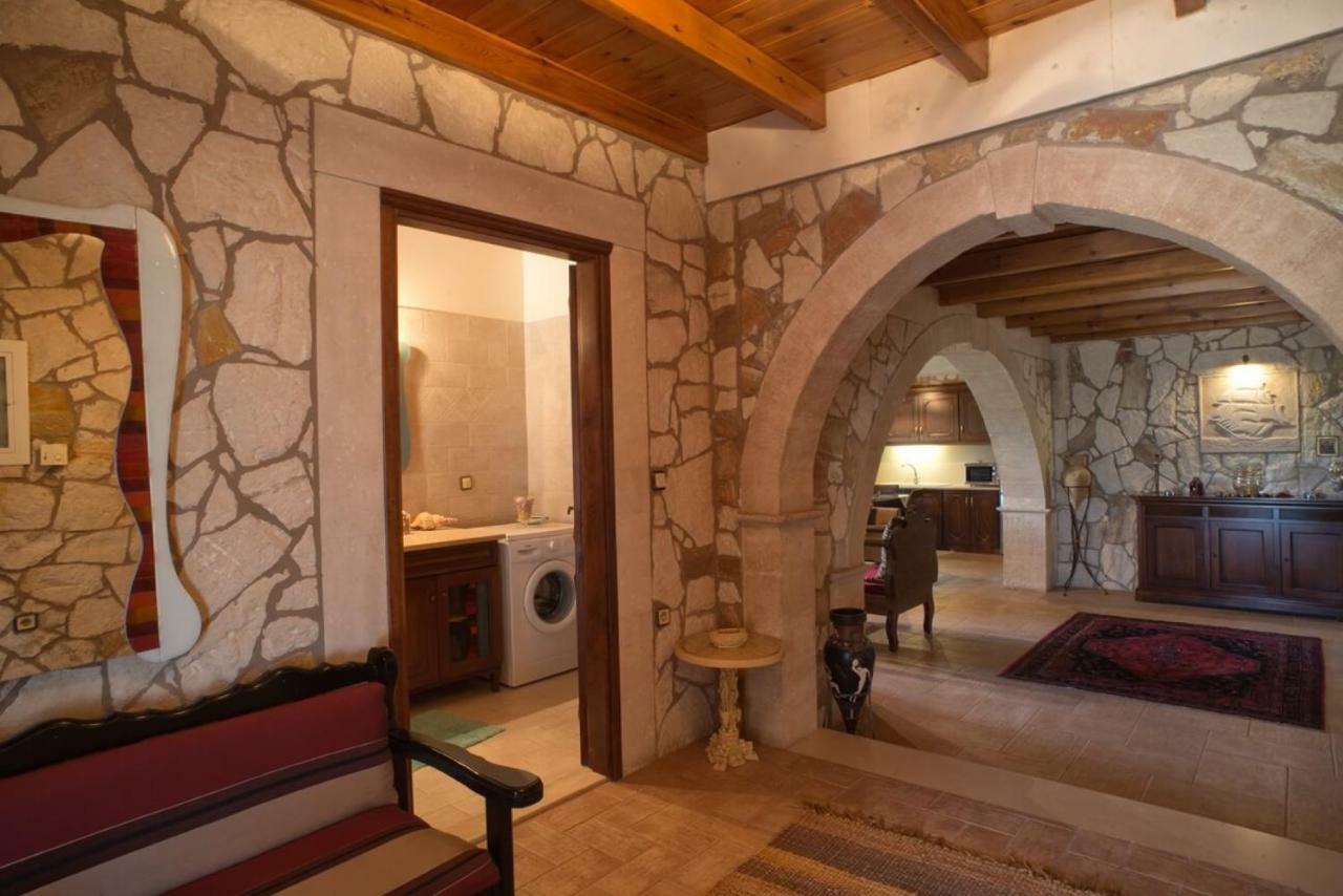 Petrinolis Retreat Apartment Sitia  Bagian luar foto