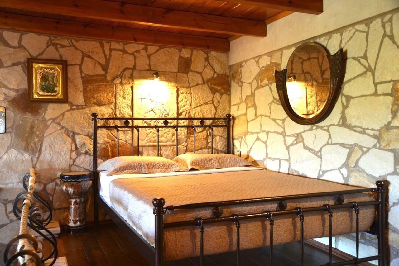 Petrinolis Retreat Apartment Sitia  Bagian luar foto